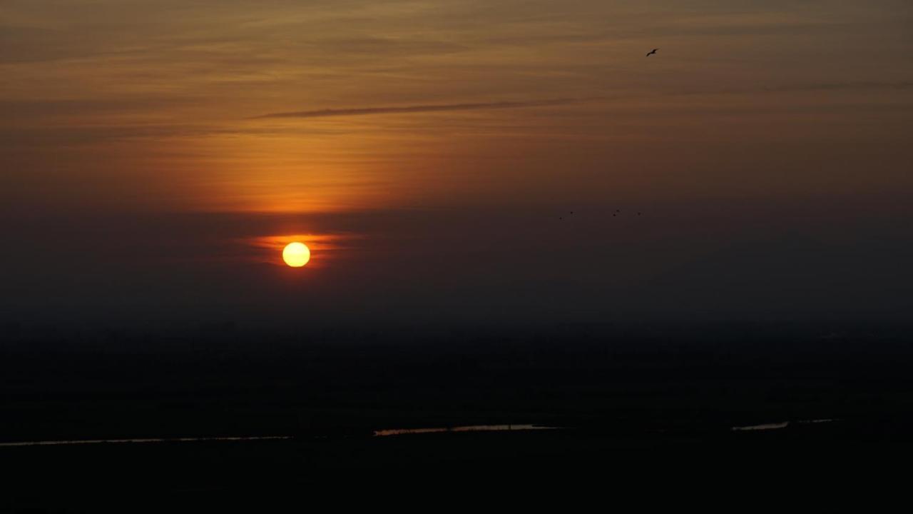 Les Couchers De Soleil A Емпуриабрава Екстериор снимка